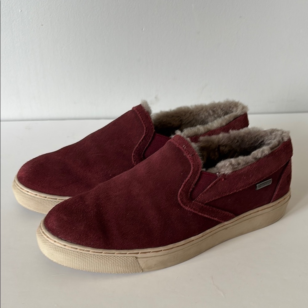 Cougar Women’s 7 Burgundy Slip-On Shoes Cozy Suede Shearling Warm Fall Spring
